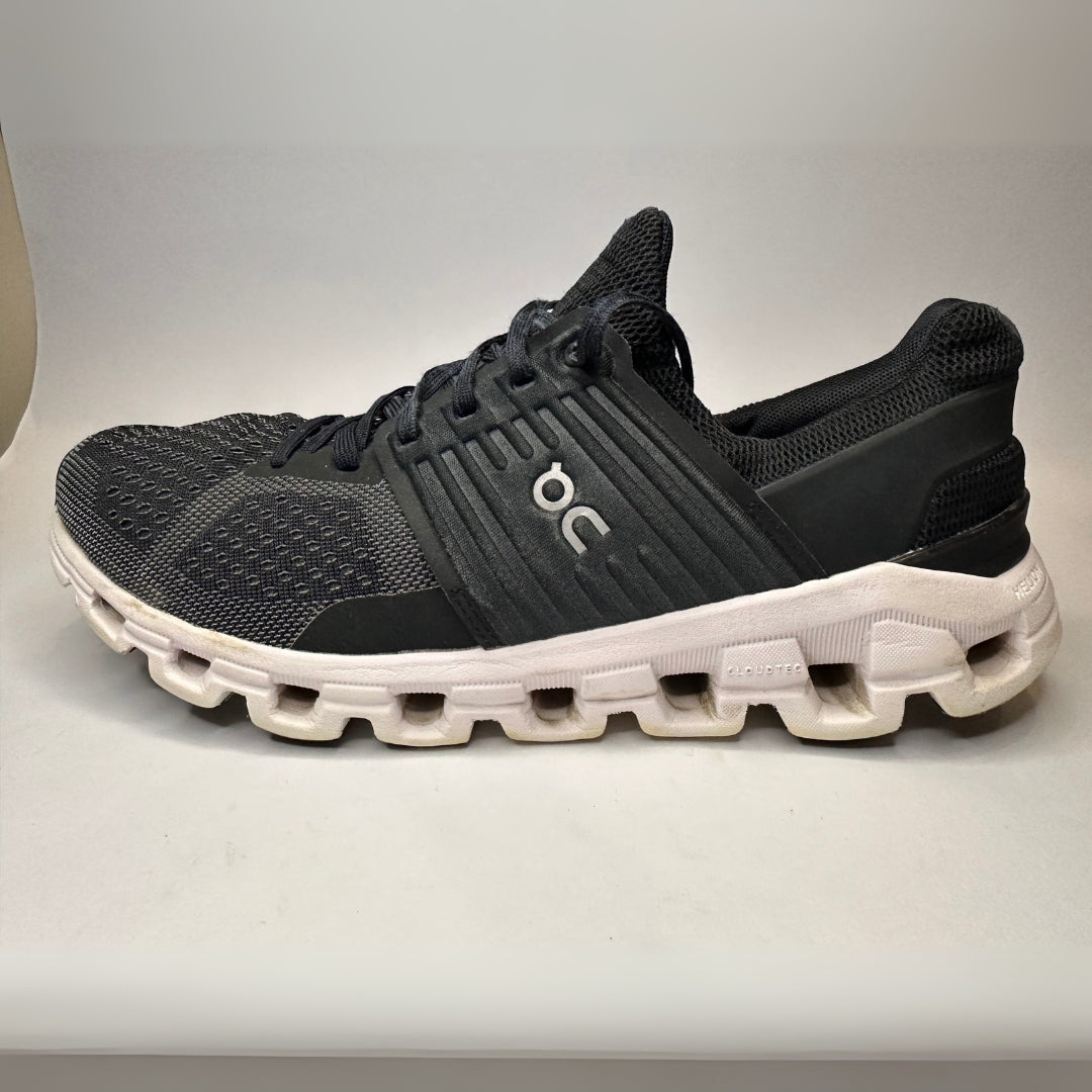 On Cloud Black and White For Women (UK/PK 7)